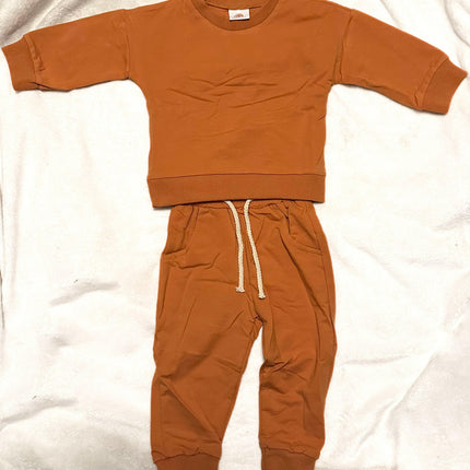 Sweat shirt & pants outfit