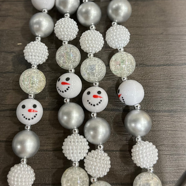 Snowman bubblegum necklace