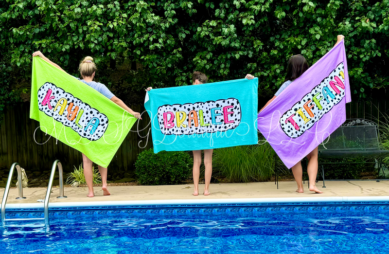 Load image into Gallery viewer, Black &amp; White Spotted Towels
