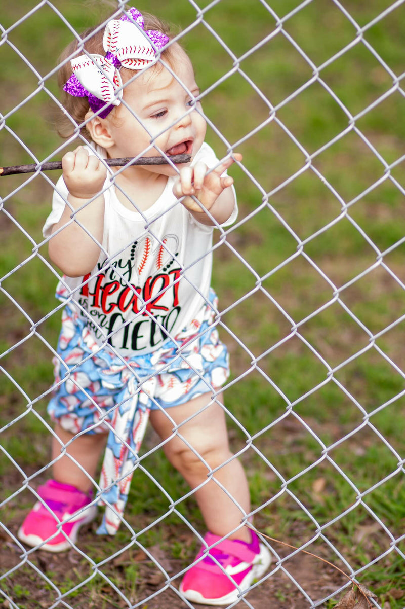 Load image into Gallery viewer, Baseball my heart is on the field &amp; bloomies set
